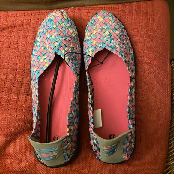 4/$20 Pink Rainbow Woven slip on casual shoes size 10 New - Picture 3 of 8